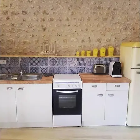 Holiday home As Seen On A New Life In The Sun - Beautiful 3 Bedroom With Shared Pool Montboyer