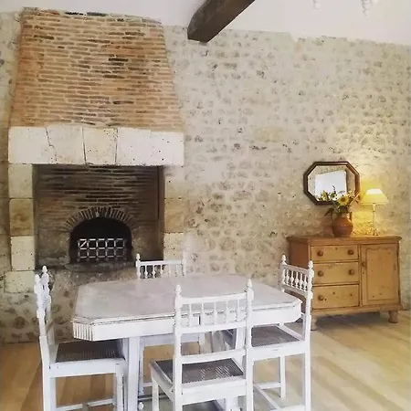 As Seen On A New Life In The Sun - Beautiful 3 Bedroom With Shared Pool Casa vacanze Montboyer