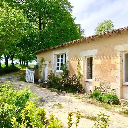 Hébergement de vacances As Seen On A New Life In The Sun - Beautiful 3 Bedroom With Shared Pool
