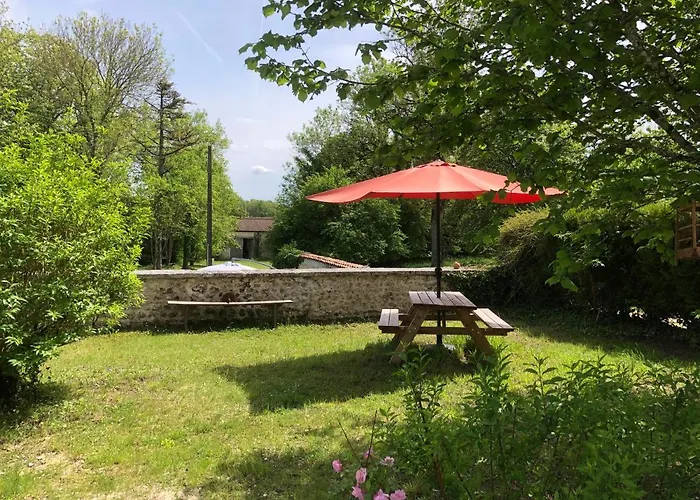 As Seen On A New Life In The Sun - Beautiful 3 Bedroom With Shared Pool Casa de Férias Montboyer