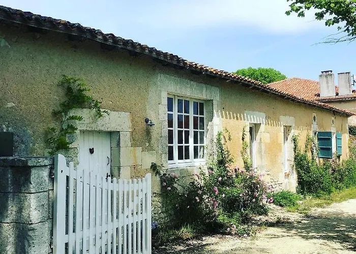 As Seen On A New Life In The Sun - Beautiful 3 Bedroom With Shared Pool * Montboyer